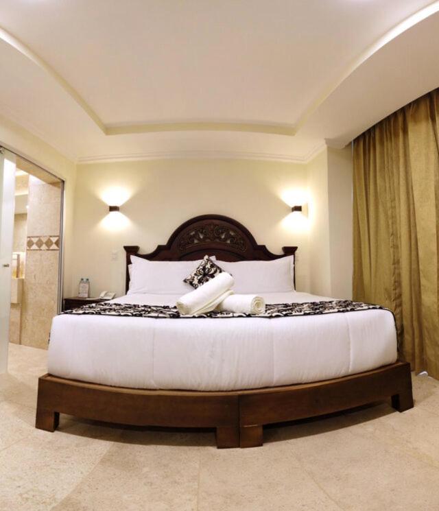 Real De La Pena Hotel 2 Ezequiel Montes Exteriör bild